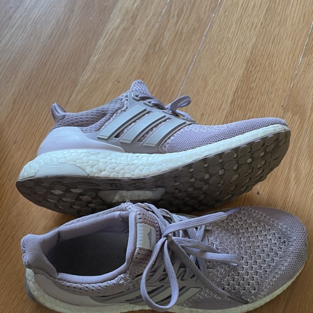 Adidas UltraBoost Women’s Sneakers – Size 6